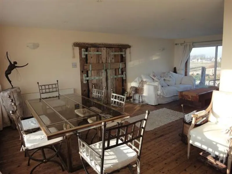Dining room at Camber beach house, C593 (photo 8)