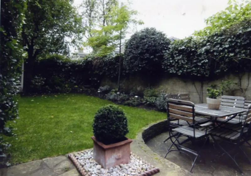 Garden at East Twickenham family house, B1451 (photo 9)