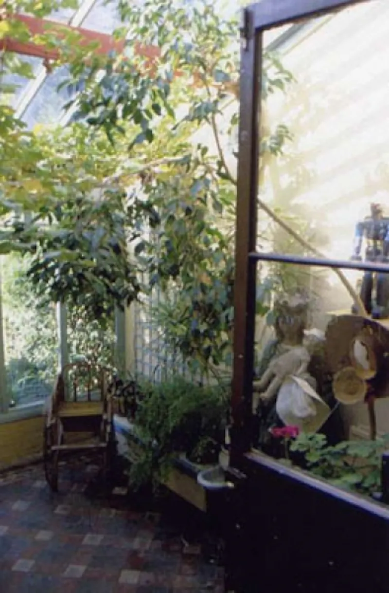 Conservatory at Period House in Wandsworth, B1137 (photo 5)