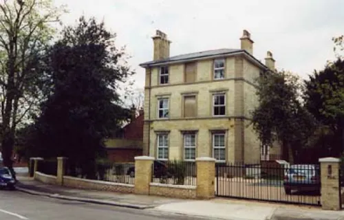 Detached house in Isleworth, B1177