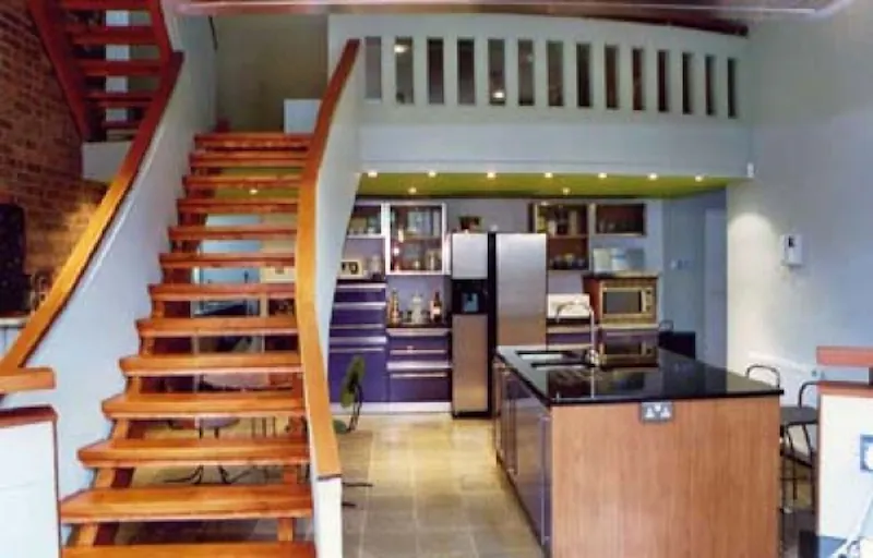 Kitchen at Detached house in Isleworth, B1177 (photo 2)
