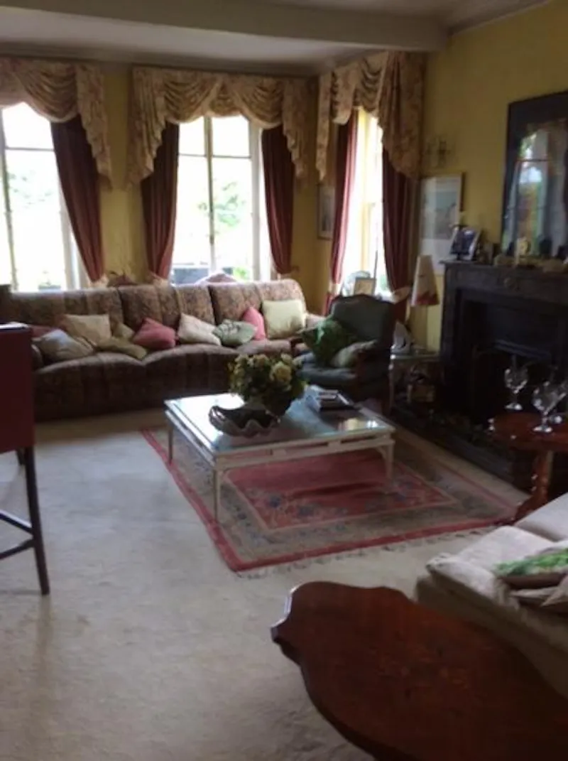 Fireplace at Country house in Leatherhead, B1239 (photo 4)