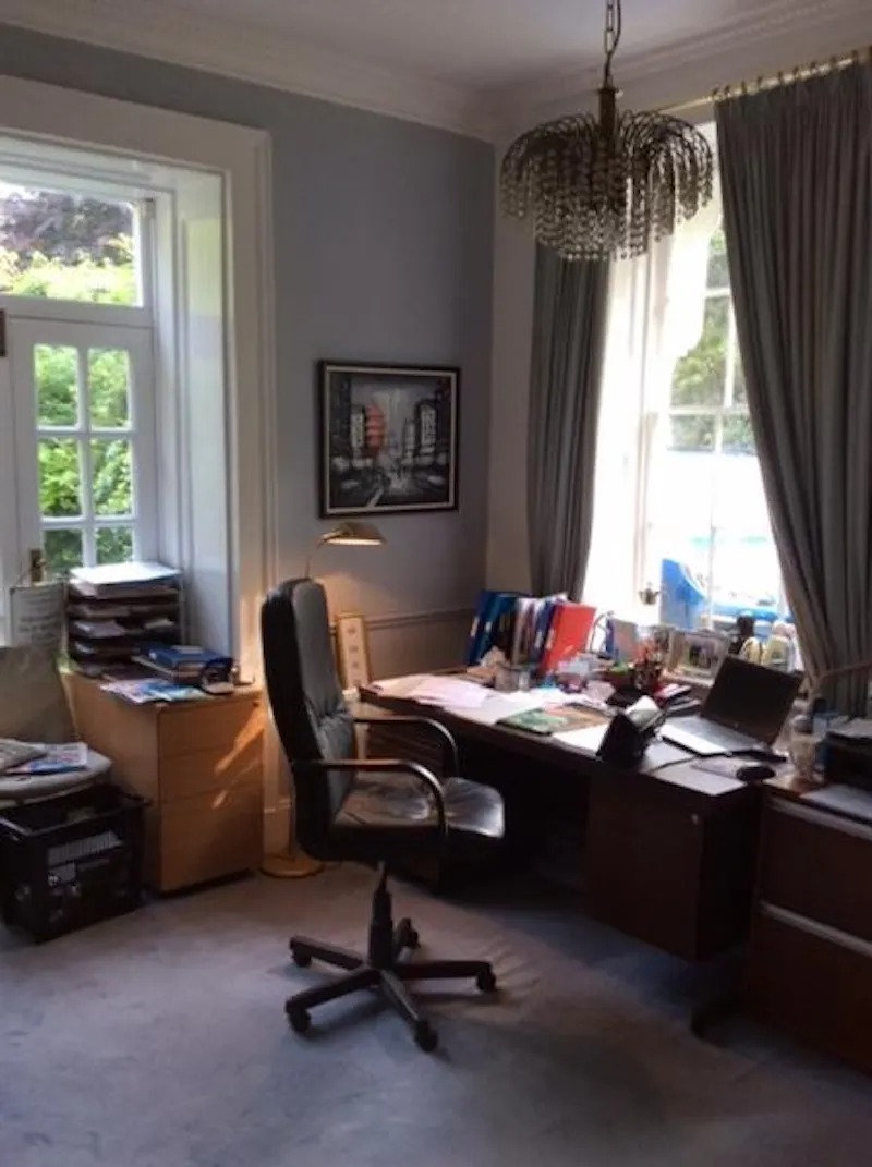 Study at Country house in Leatherhead, B1239 (photo 10)