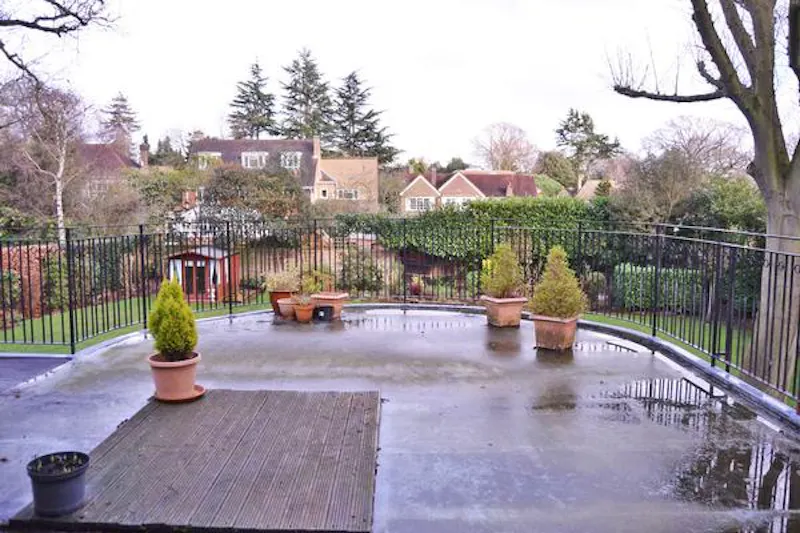 Terrace/Patio at Large Kingston house, D1648 (photo 37)