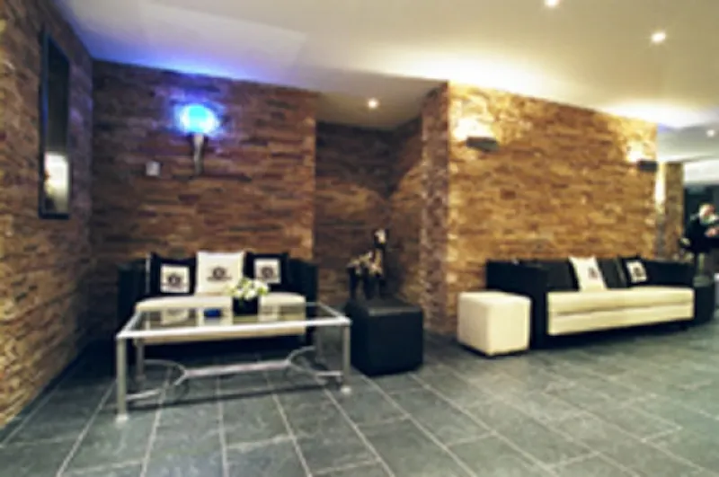 Central London hotel, R687 (photo 25)