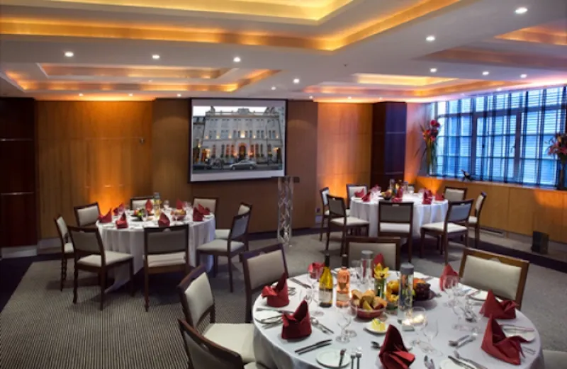 Central London hotel, R687 (photo 15)