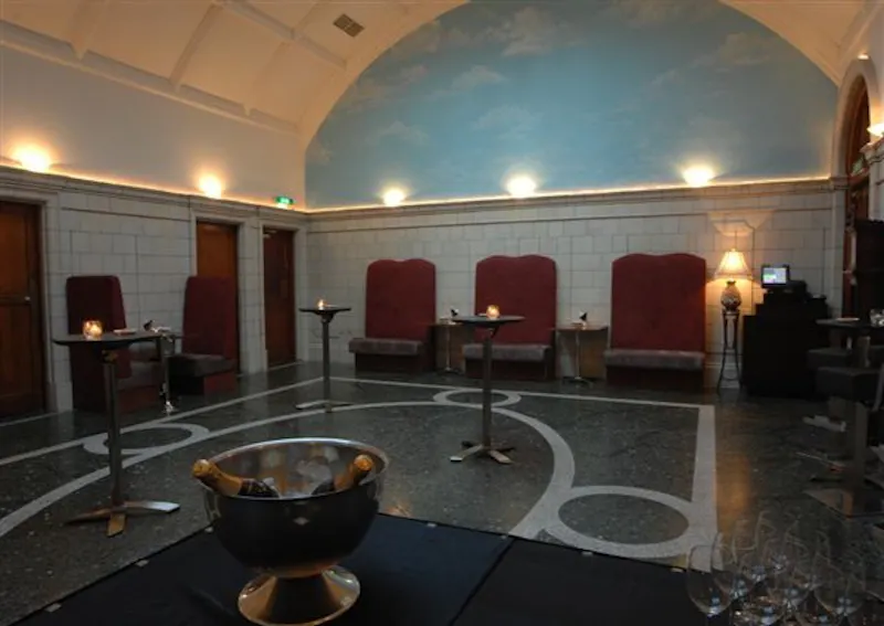 Central London hotel, R687 (photo 9)