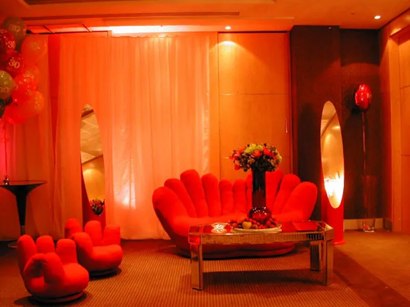 Central London hotel, R687 (photo 29)