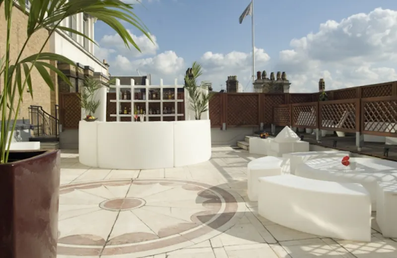Central London hotel, R687 (photo 36)