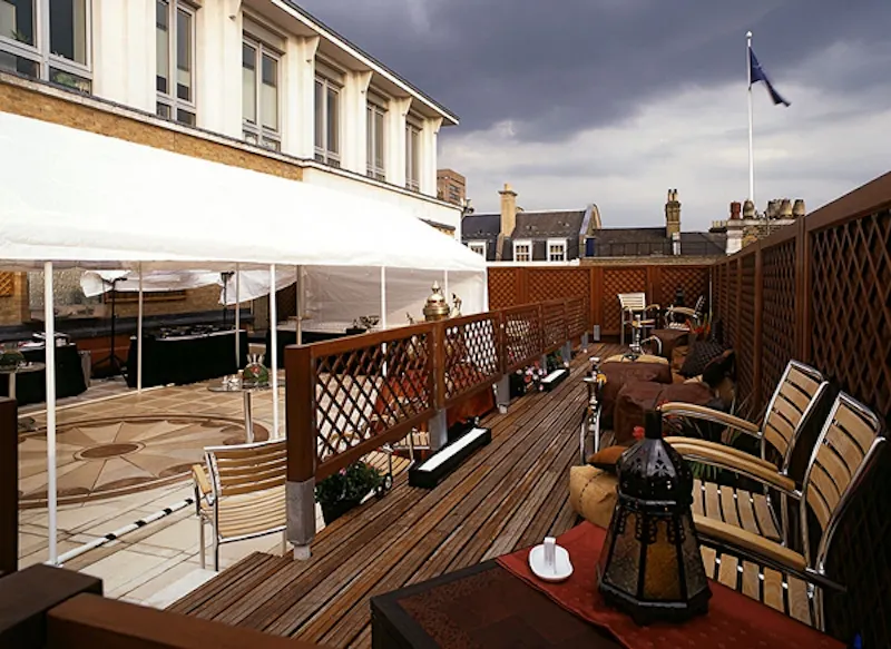 Central London hotel, R687 (photo 37)
