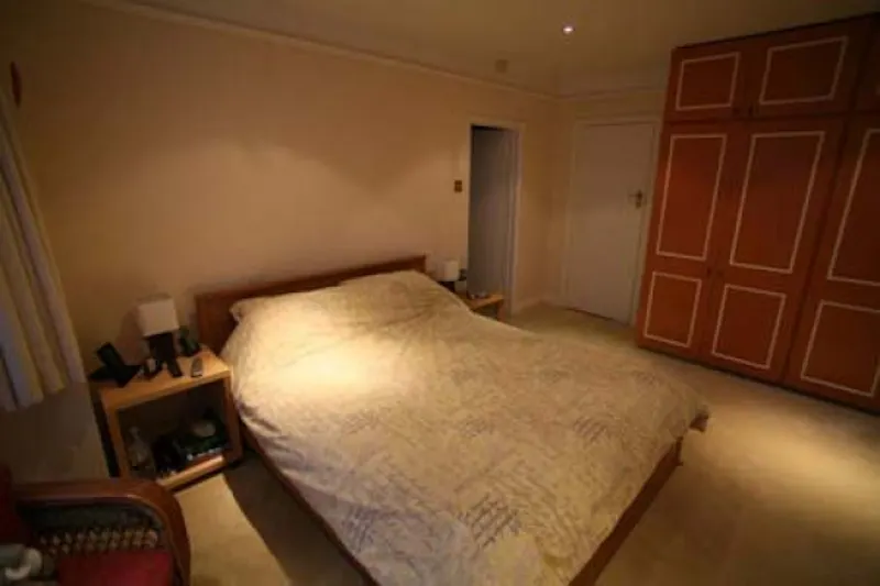 Open plan Rickmansworth house, D1850 (photo 4)