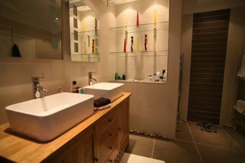 Open plan Rickmansworth house, D1850 (photo 6)