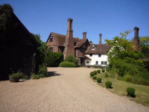 Suffolk moated Tudor hall house, M257