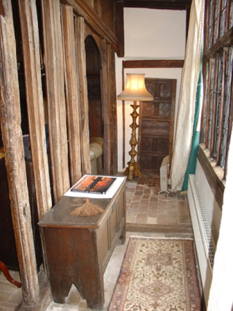 Suffolk moated Tudor hall house, M257 (photo 11)