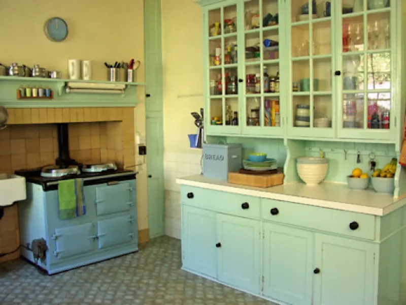 Aga at Strete country house, D1872 (photo 7)