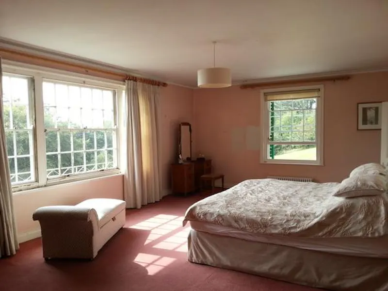 Bedroom at Strete country house, D1872 (photo 15)