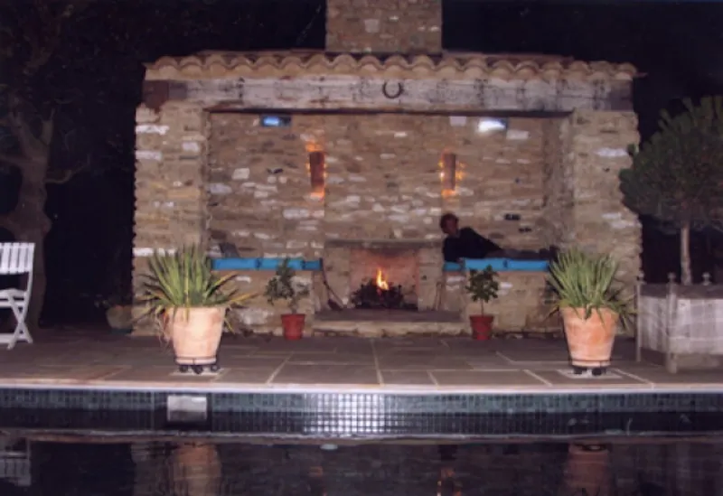 Fireplace at Timber framed Aylesbury house, M256 (photo 5)