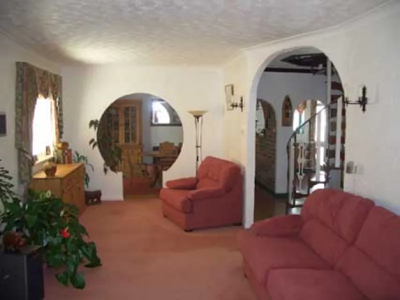 Living Room at Shoreham-by-Sea house, D1890 (photo 3)