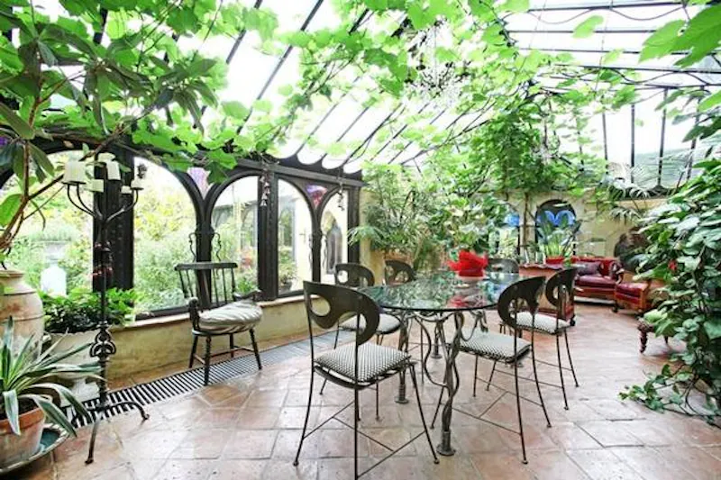 Gaudi-inspired Reading house, D1892 (photo 12)