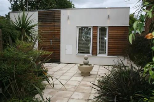 Modern Twickenham house, D1898