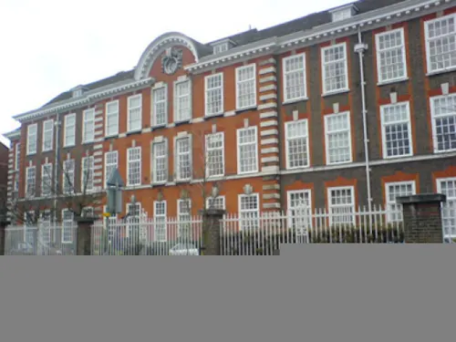 Wimbledon school house flat, F919