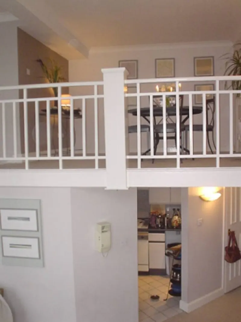 Mezzanine at Wimbledon school house flat, F919 (photo 7)