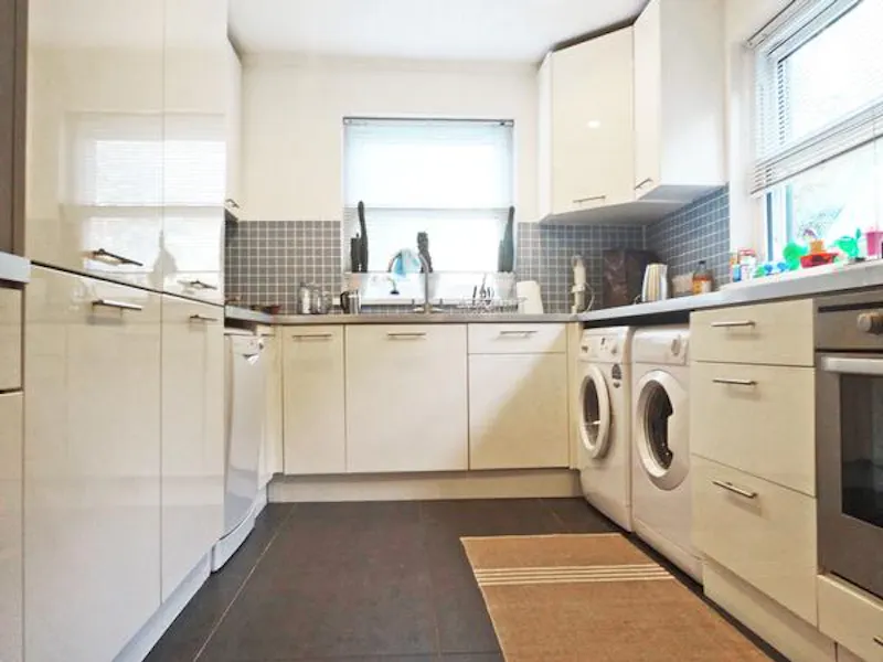 Kitchen at Hammersmith terraced house, B1425 (photo 7)