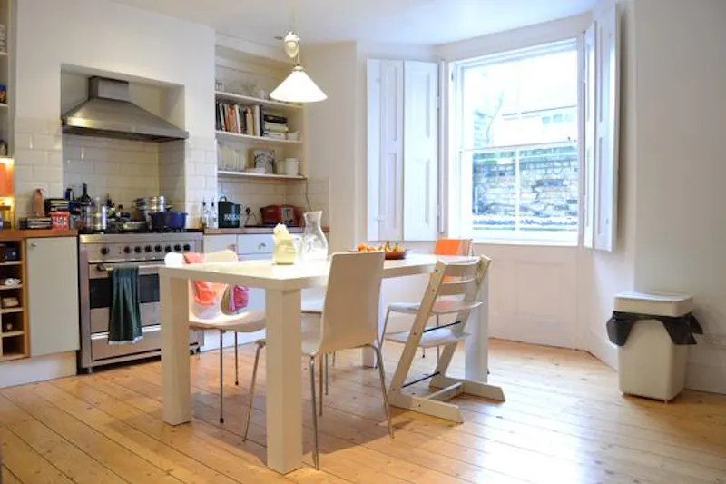 Kitchen at Family home in Victoria Park, B1426 (photo 2)