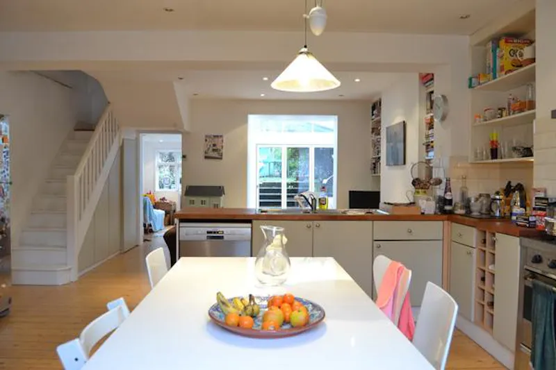 Open plan at Family home in Victoria Park, B1426 (photo 5)