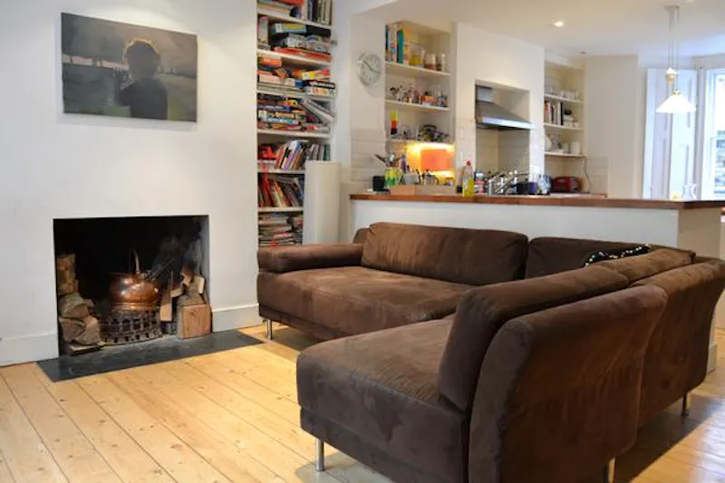 Living Room at Family home in Victoria Park, B1426 (photo 6)