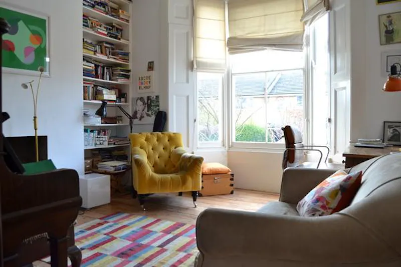 Drawing room at Family home in Victoria Park, B1426 (photo 10)