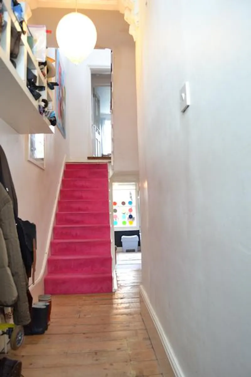Entrance hall at Family home in Victoria Park, B1426 (photo 13)