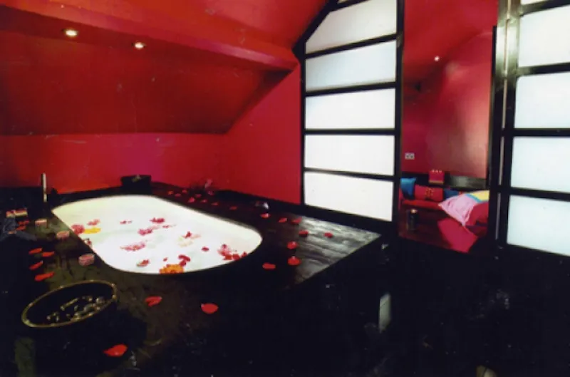 Bathroom at Colourful East Dulwich apartment, F870 (photo 5)