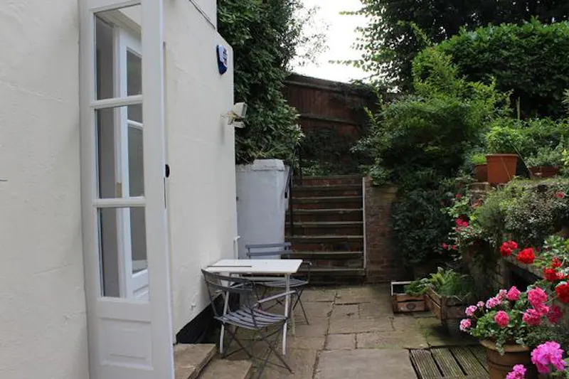 Terrace/Patio at Ground floor flat in Thornton Heath, F868 (photo 27)