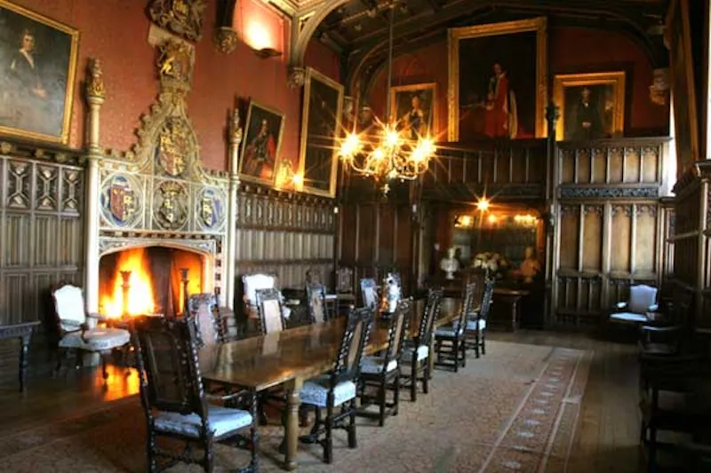 Dining room at Remarkable castle in Exeter, G266 (photo 10)