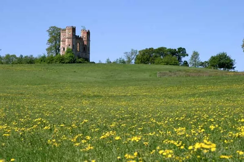 Countryside at Remarkable castle in Exeter, G266 (photo 15)
