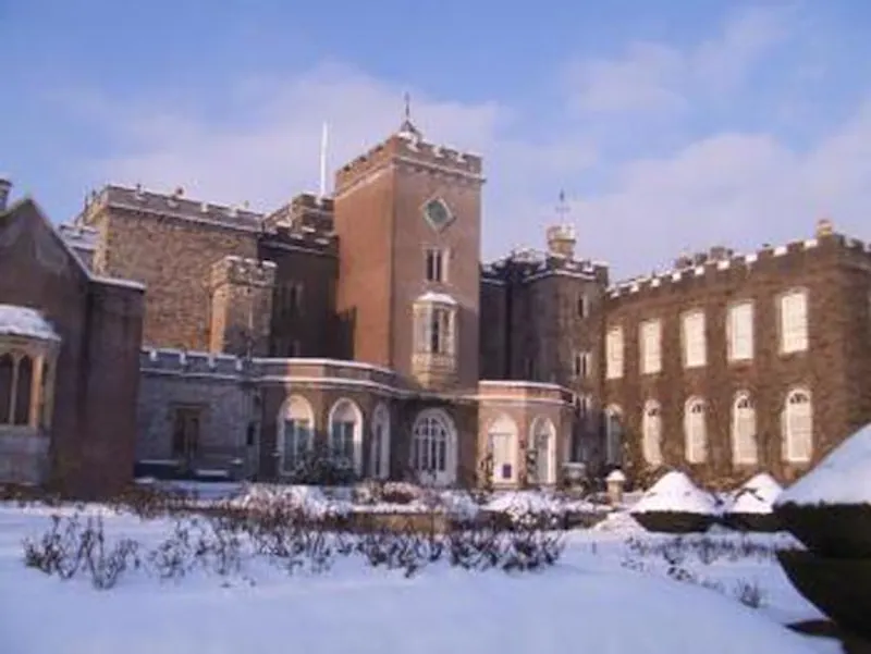 Remarkable castle in Exeter, G266 (photo 22)