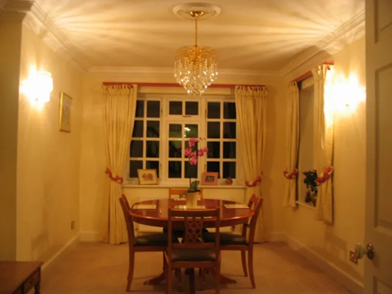 Dining room at Weybridge detached house, D1877 (photo 5)