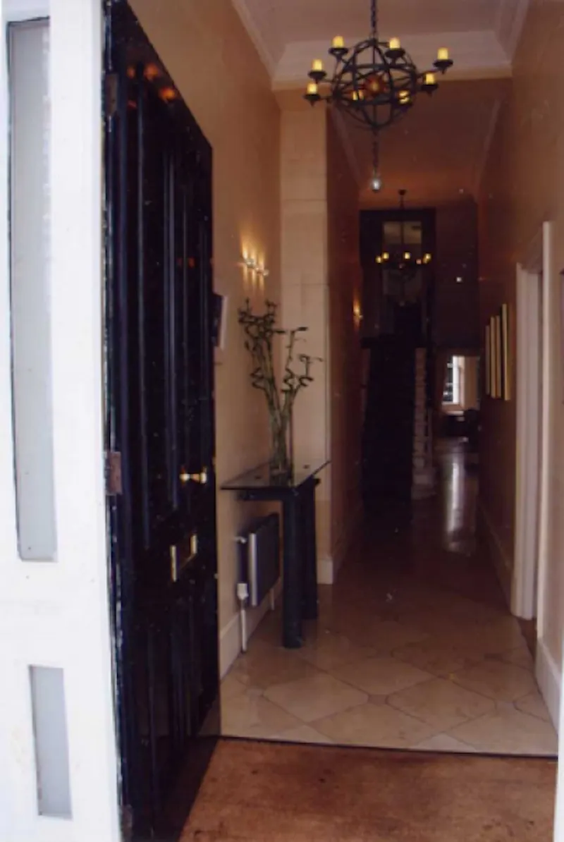 Entrance hall at South Kensington apartment., F904 (photo 7)