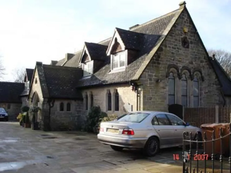 Converted Tunbridge schoolhouse, B1437 (photo 1)