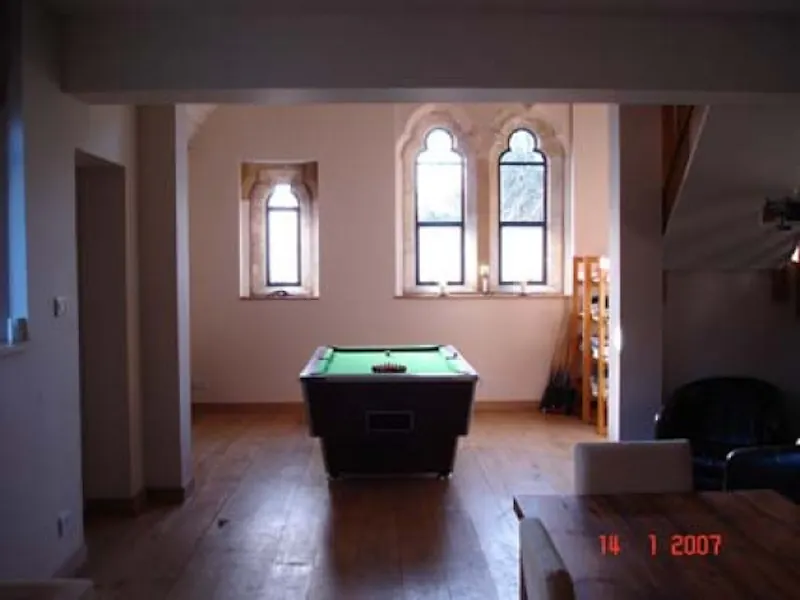 Converted Tunbridge schoolhouse, B1437 (photo 7)