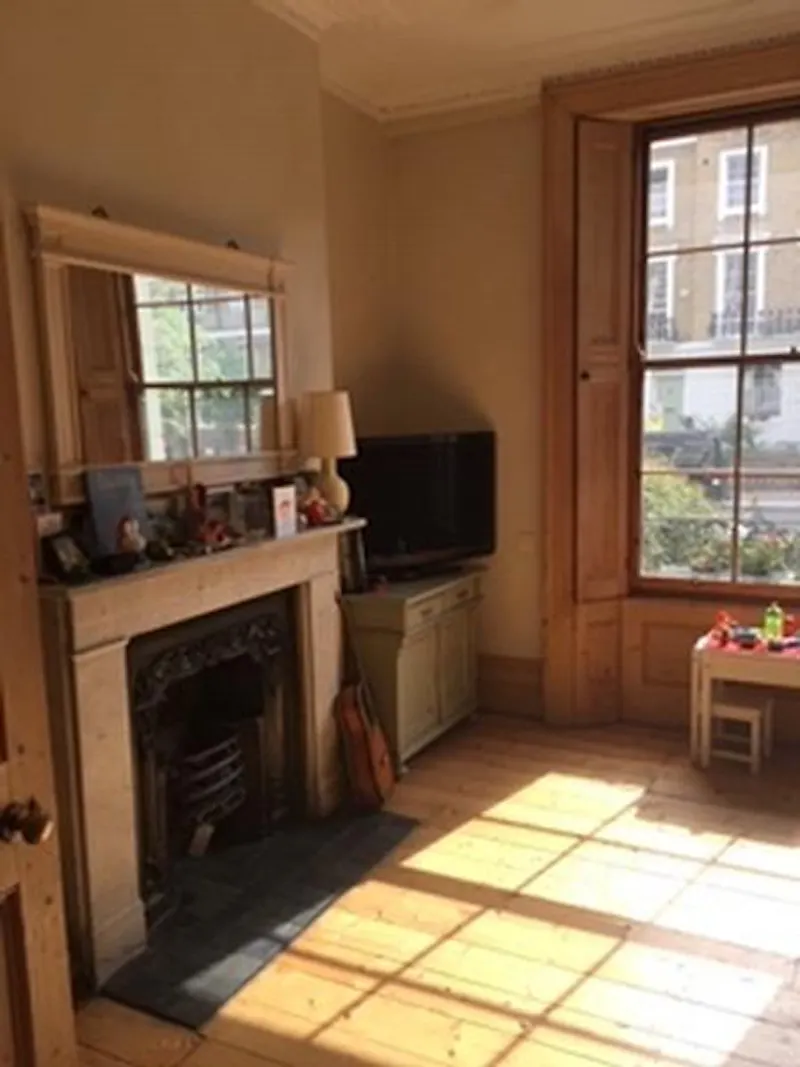 Fireplace at Georgian townhouse in Camden, B1440 (photo 12)