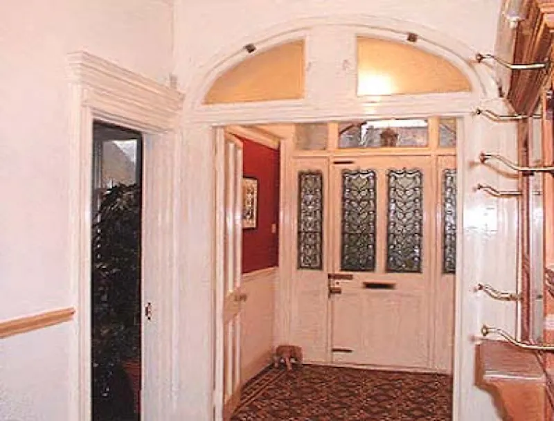 Entrance hall at Large detached home in  Ealing, B1046 (photo 2)