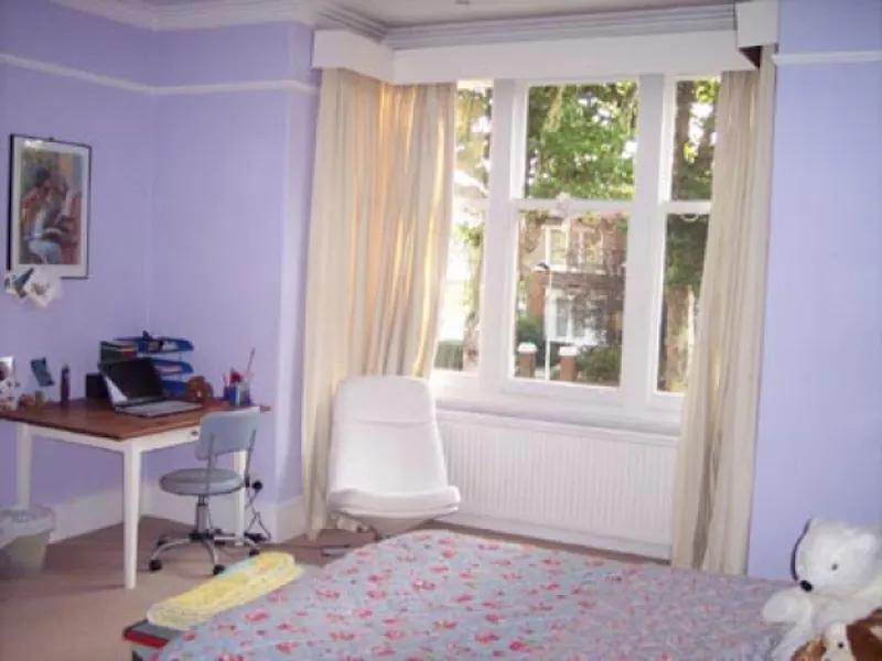 Bedroom at Large detached home in  Ealing, B1046 (photo 11)