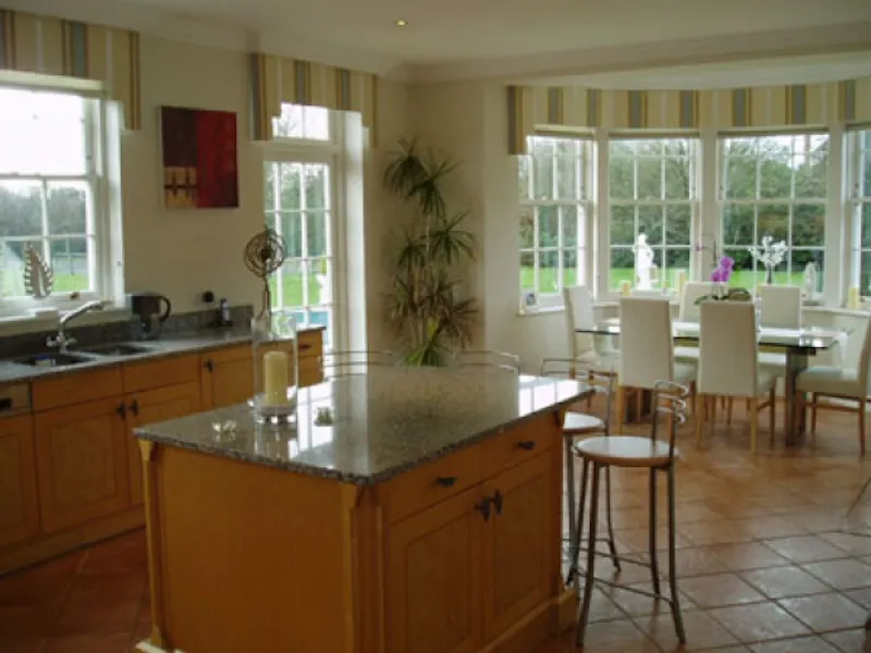 Dining room at Maidenhead modern mansion, D1922 (photo 6)