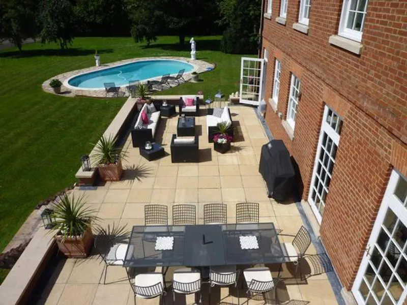 Swimming pool - outdoor at Maidenhead modern mansion, D1922 (photo 22)