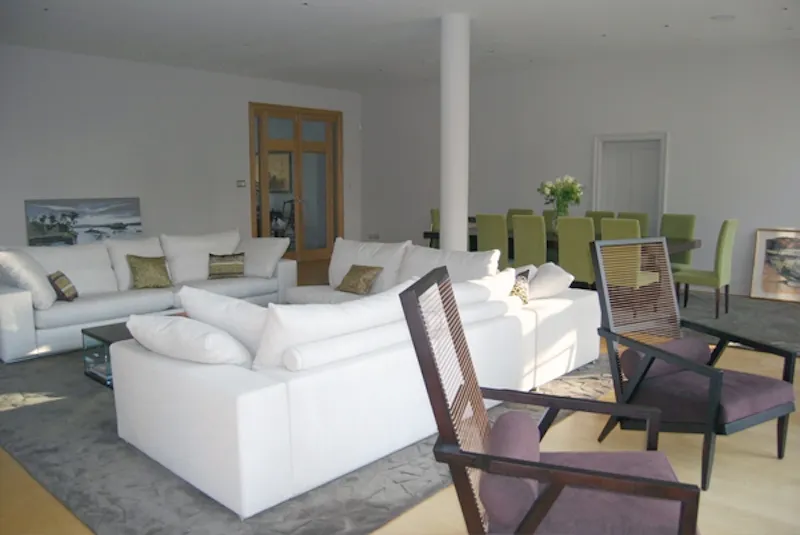 Living Room at Contemporary Wimbledon house, D1976 (photo 8)