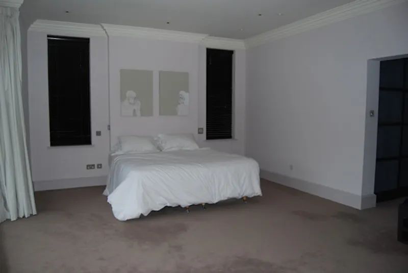 Bedroom at Contemporary Wimbledon house, D1976 (photo 15)