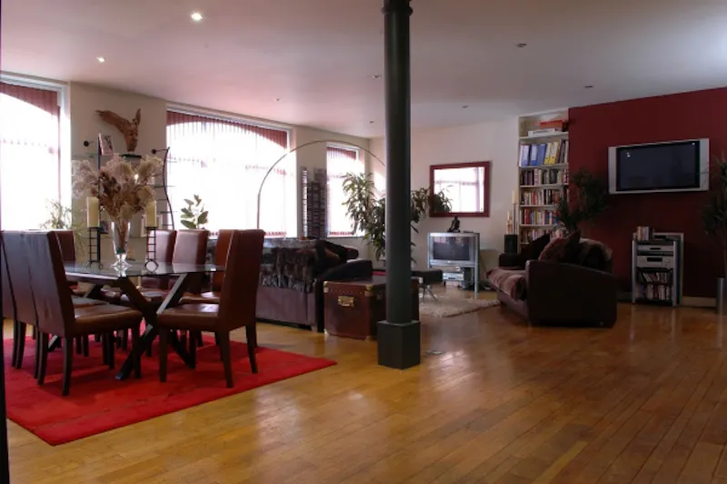 Open plan at Oriental style Clerkenwell flat, K297 (photo 1)