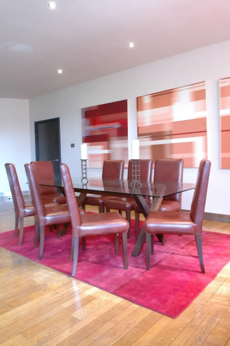 Dining room at Oriental style Clerkenwell flat, K297 (photo 6)